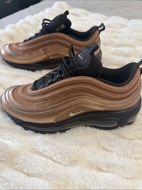 Nike Womens Air Max Sneakers